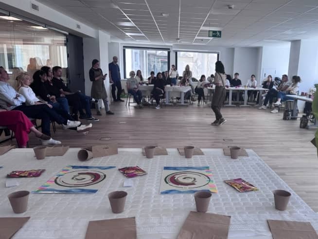 Conexiones Verdes_ Plantando semillas en los equipos Conexiones Verdes_ Plantando semillas en los equipos