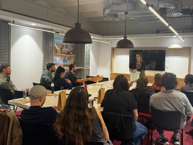 Charla y taller sobre economía circular y sostenibilidad Del residuo al recurso (1) Charla y taller sobre economía circular y sostenibilidad Del residuo al recurso