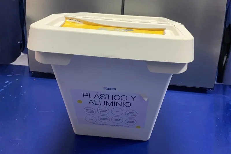 reciclaje plastico oficinas